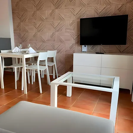 En El Edificio Monte Oiz Zona Media De Sierra Nevada. Apartamento *